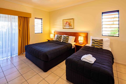 Cairns Queenscourt - South Australia Travel 6