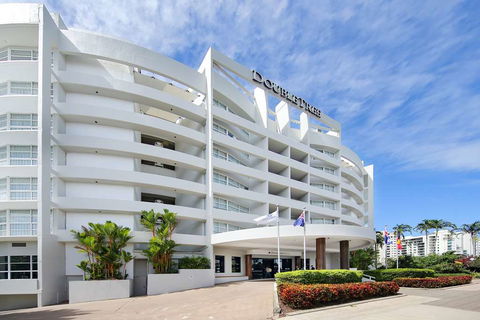 DoubleTree By Hilton Cairns - South Australia Travel 0