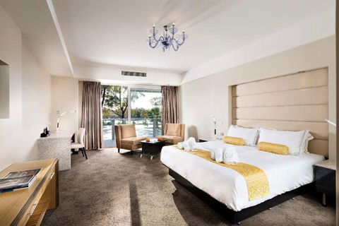 Swan River Hotel - South Australia Travel 2