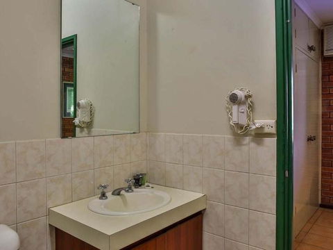 Bayside Holiday Apartments - South Australia Travel 2