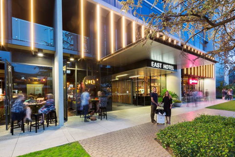 East Hotel - South Australia Travel 1