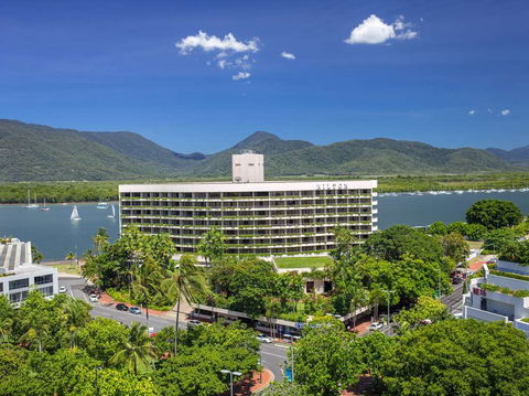 Hilton Cairns - South Australia Travel 2
