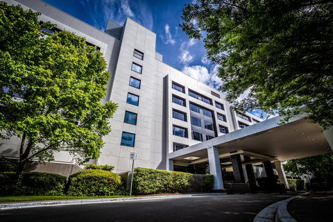 Crowne Plaza Canberra - South Australia Travel 1