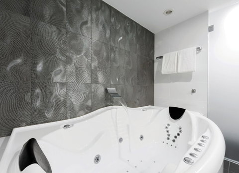 Avenue Hotel Canberra - South Australia Travel 4