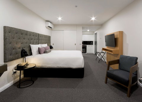 Avenue Hotel Canberra - South Australia Travel 3
