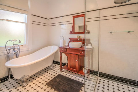 De Russie Boutique Hotel - South Australia Travel 2