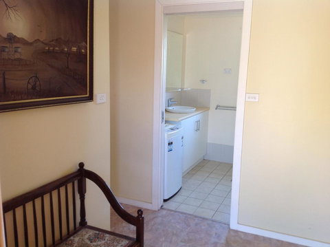 The Cook Cottage - South Australia Travel 7