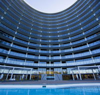 Accommodate Canberra - Manhattan on the Park - South Australia Travel