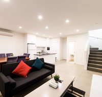 3BR Townhouse Double Garage walk to Lake Ginninderra - South Australia Travel