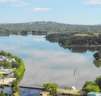 3BR Executive Apartment with Lake and Mountain views - South Australia Travel