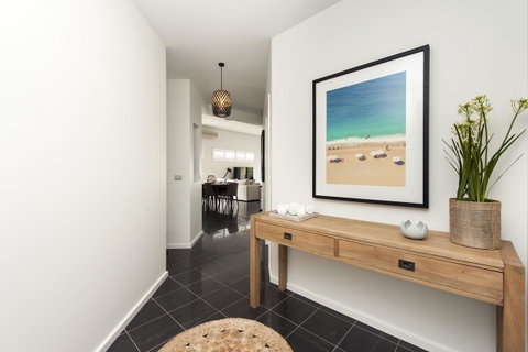 Mollymook Beachfront Penthouse 9 - South Australia Travel 7