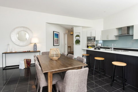 Mollymook Beachfront Penthouse 9 - South Australia Travel 5