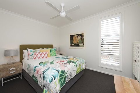 Mollymook Beachfront Penthouse 9 - South Australia Travel 2