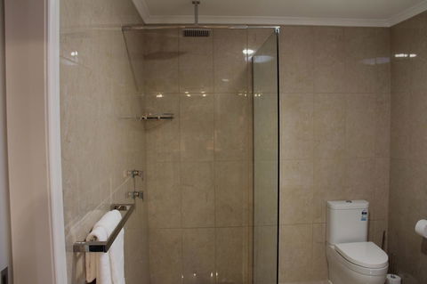 Lure Bed And Breakfast - South Australia Travel 8