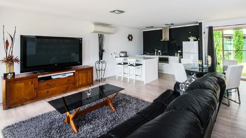 Lure Bed And Breakfast - South Australia Travel 0