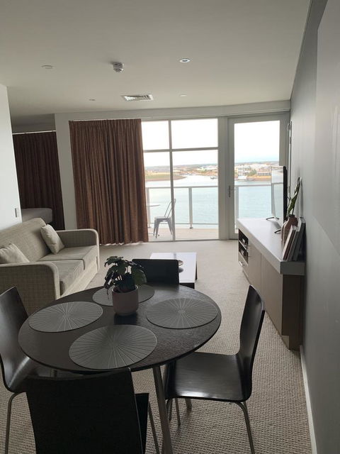 Wallaroo Marina Stayz - South Australia Travel 8