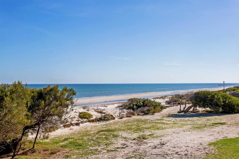 Blissful Beachfront Beachouse - South Australia Travel 1