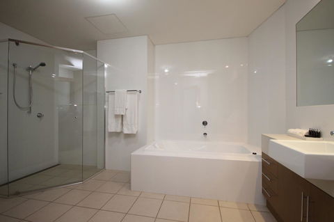 Wallaroo Marina Apartments - South Australia Travel 10