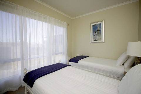 Wallaroo Marina Apartments - South Australia Travel 9