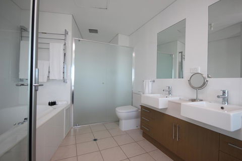 Wallaroo Marina Apartments - South Australia Travel 13