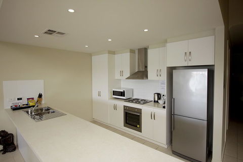 Wallaroo Marina Apartments - South Australia Travel 6