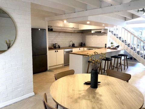 The Loft - Beautiful Central Barossa Apartment - South Australia Travel 6