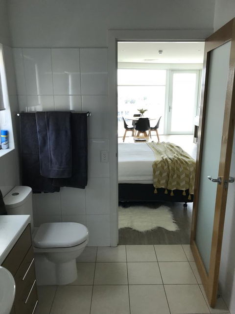 Ocean View Luxury Apartment & Suite - South Australia Travel 18