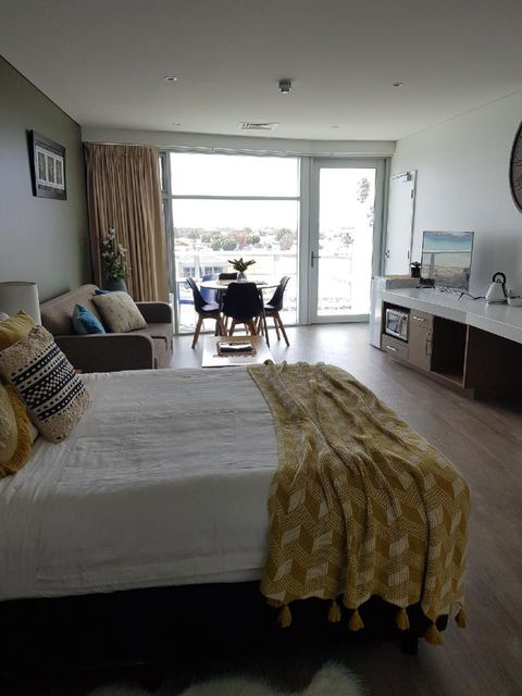 Ocean View Luxury Apartment & Suite - South Australia Travel 4