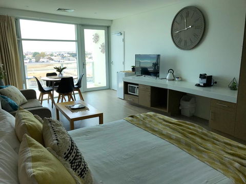 Ocean View Luxury Apartment & Suite - South Australia Travel 13