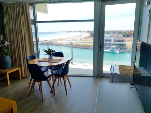 Ocean View Luxury Apartment & Suite - South Australia Travel 5