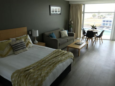 Ocean View Luxury Apartment & Suite - South Australia Travel 25