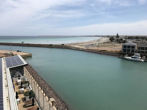 Ocean View Luxury Apartment & Suite - South Australia Travel 7