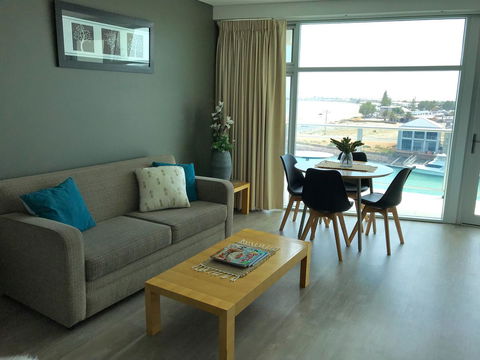 Ocean View Luxury Apartment & Suite - South Australia Travel 11