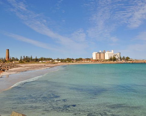 Wallaroo Marina Waterfront Luxe Apartment - South Australia Travel 3