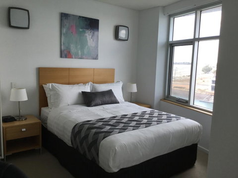 Wallaroo Marina Waterfront Luxe Apartment - South Australia Travel 14