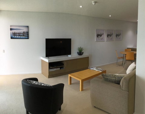 Wallaroo Marina Waterfront Luxe Apartment - South Australia Travel 6