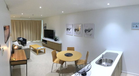 Wallaroo Marina Waterfront Luxe Apartment - South Australia Travel 4