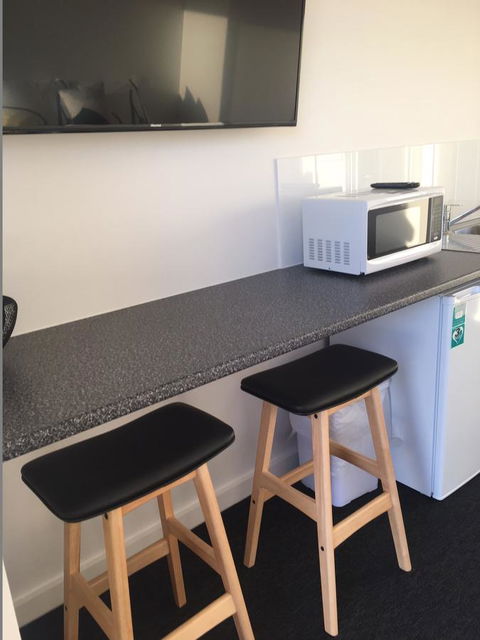 Port Lincoln Shark Apartment 1 - South Australia Travel 10