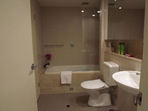 Beachside Luxury Apartments One & Two Bedroom In Beachfront Oaks Pier Building - South Australia Travel 1