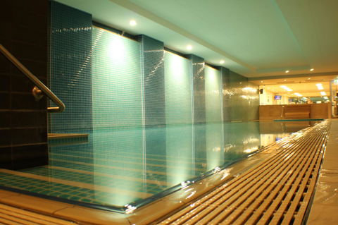 Beachside Luxury Apartments One & Two Bedroom In Beachfront Oaks Pier Building - South Australia Travel 34