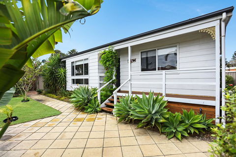 Ainslie Roberts Drive Retreat - South Australia Travel 12