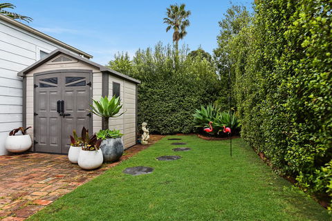 Ainslie Roberts Drive Retreat - South Australia Travel 11