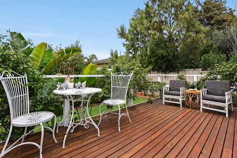 Ainslie Roberts Drive Retreat - South Australia Travel 9