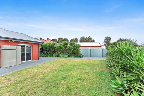 'The Hidden Diamond' - Normanville - South Australia Travel 32
