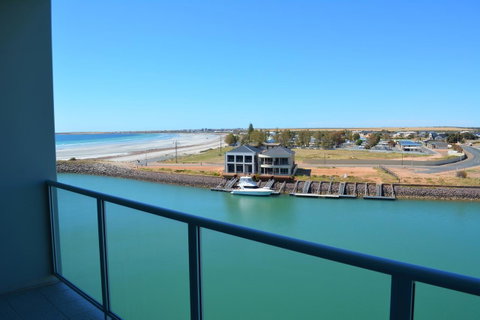Wallaroo Marina Luxury Apartment - South Australia Travel 6