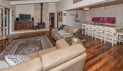 The Tudor House - South Australia Travel 5