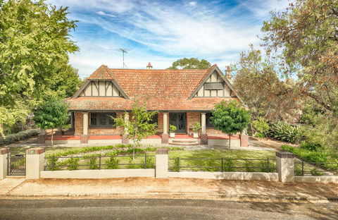 The Tudor House - South Australia Travel 0