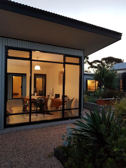 Sinclair Eco House - South Australia Travel 14