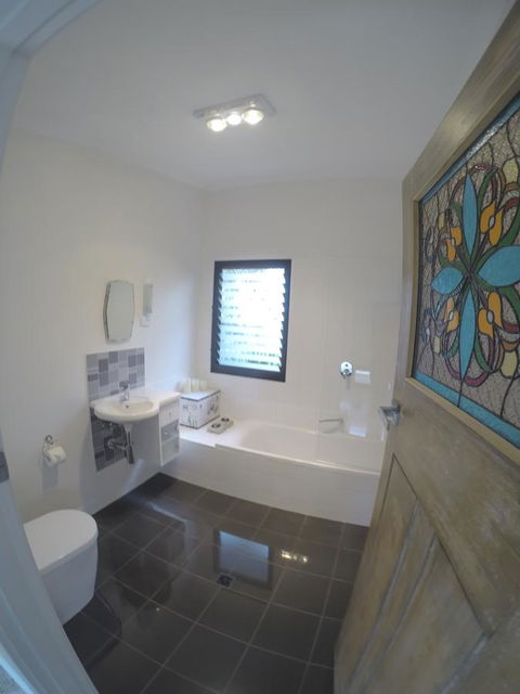 Sinclair Eco House - South Australia Travel 7