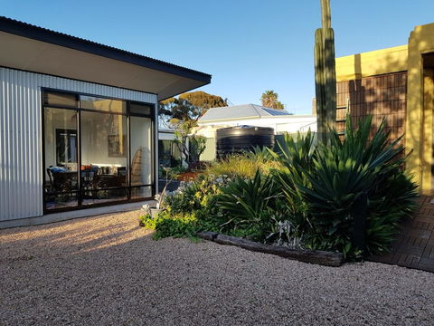Sinclair Eco House - South Australia Travel 23